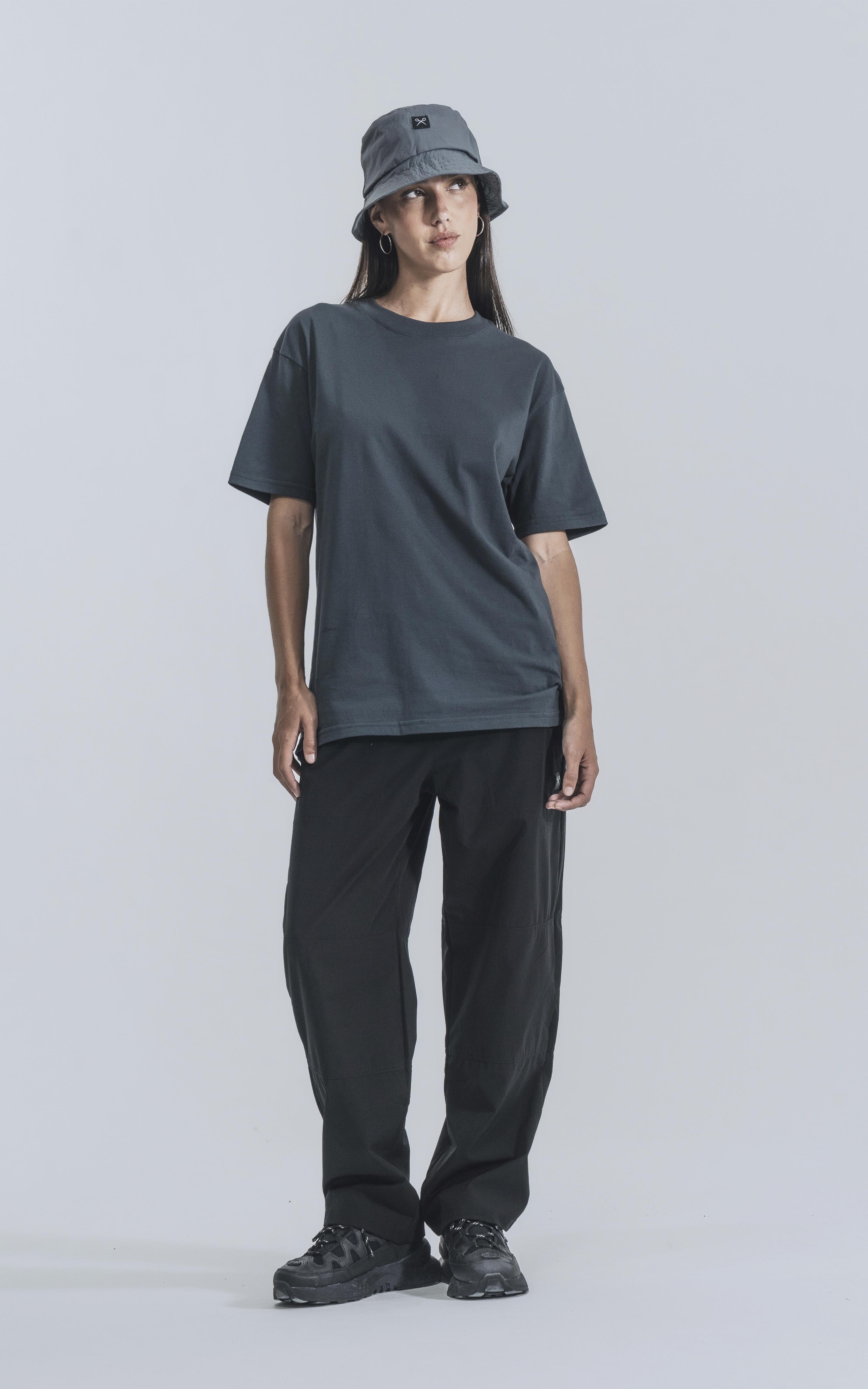 Remera B2Basic Premium [ Carbón ]