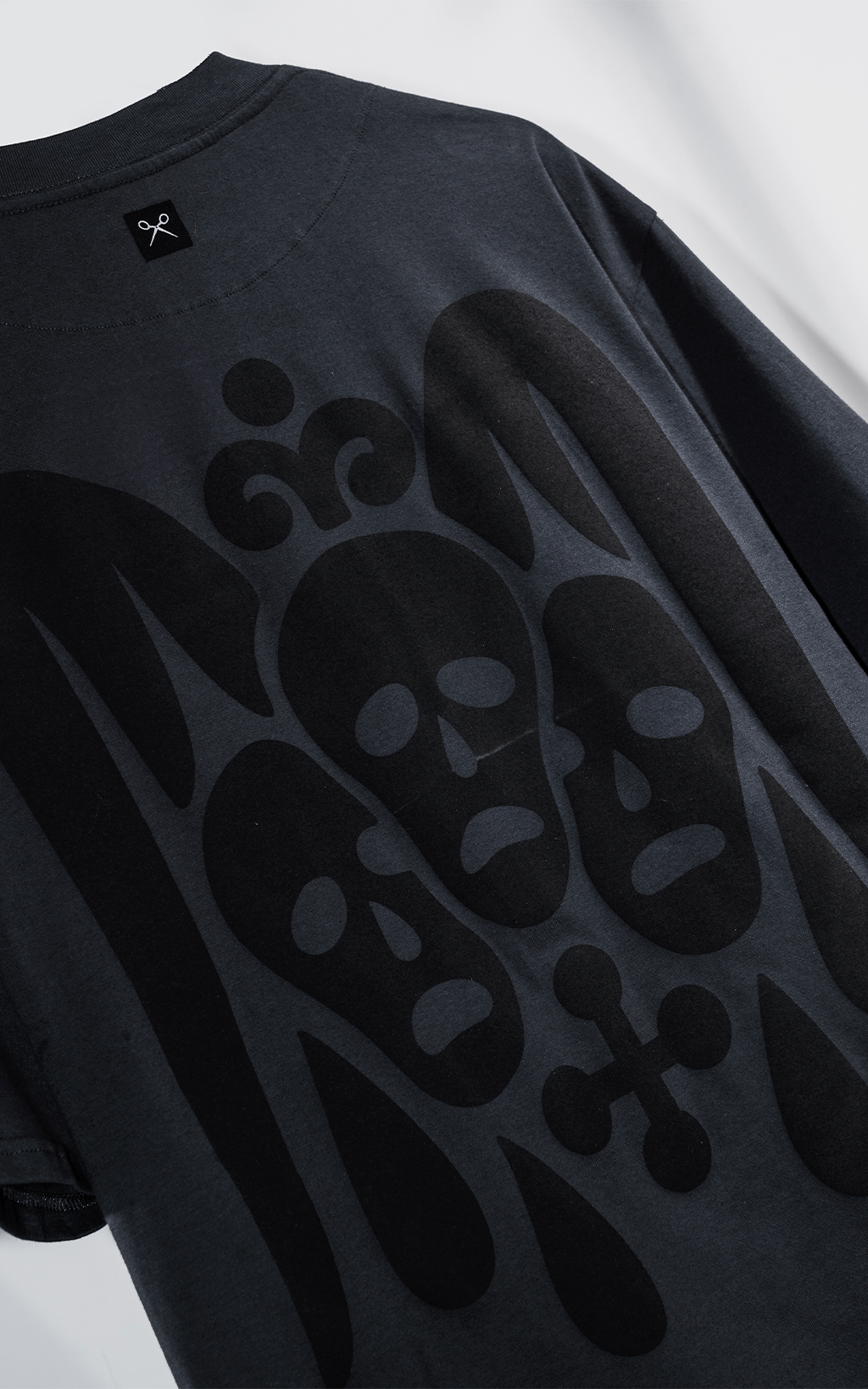 Remera Ángeles [ Carbón ]